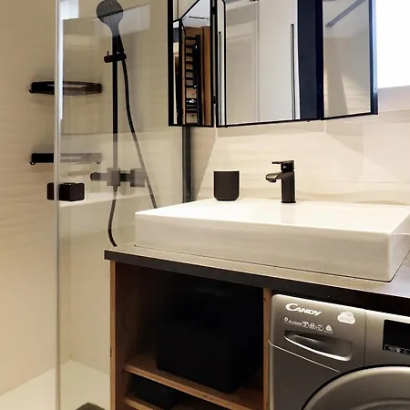 1 Chambre, 4 Pers, Wifi, Garage Apartment *